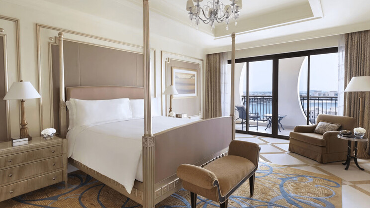 The Ritz-Carlton Abu Dhabi, Grand Canal